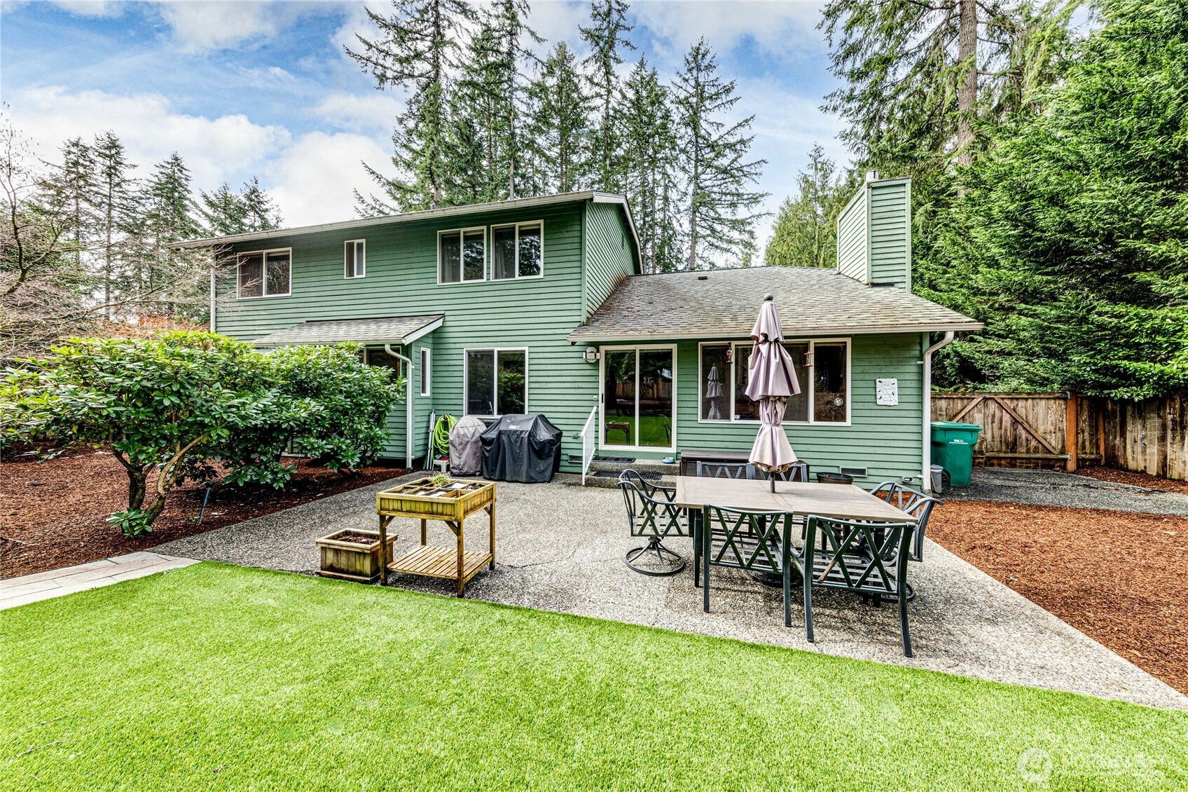 22621 95th Avenue SE, Woodinville, WA 98077-9512
