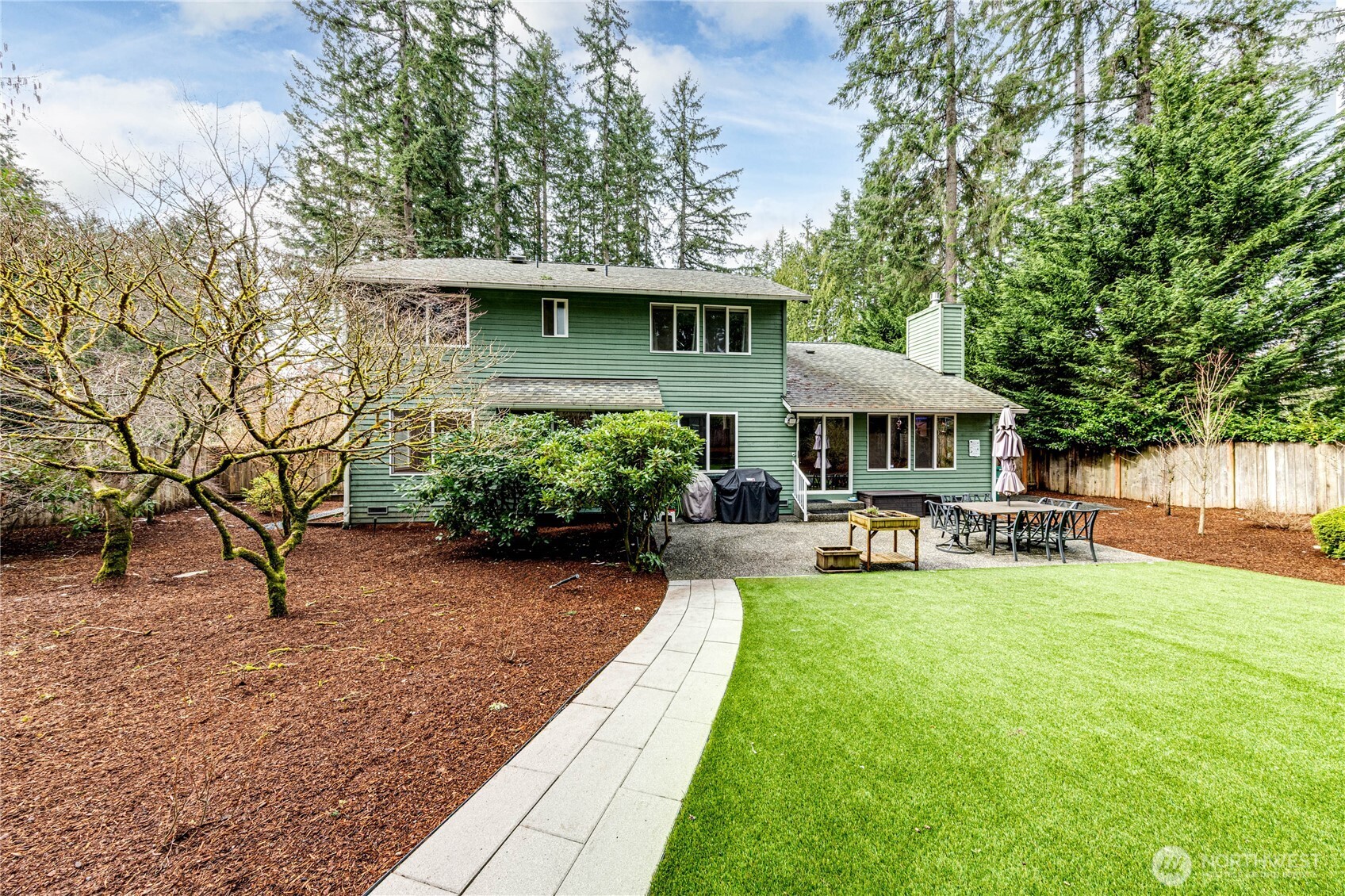22621 95th Avenue SE, Woodinville, WA 98077-9512