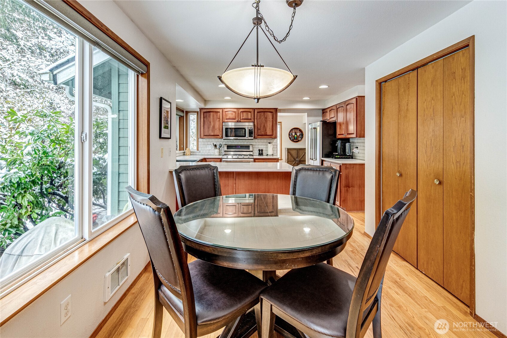 22621 95th Avenue SE, Woodinville, WA 98077-9512