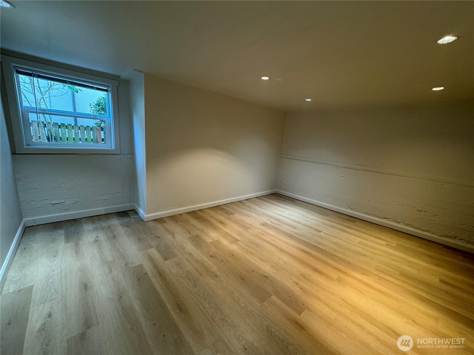 811 NE 66th Street , Seattle, WA 98115