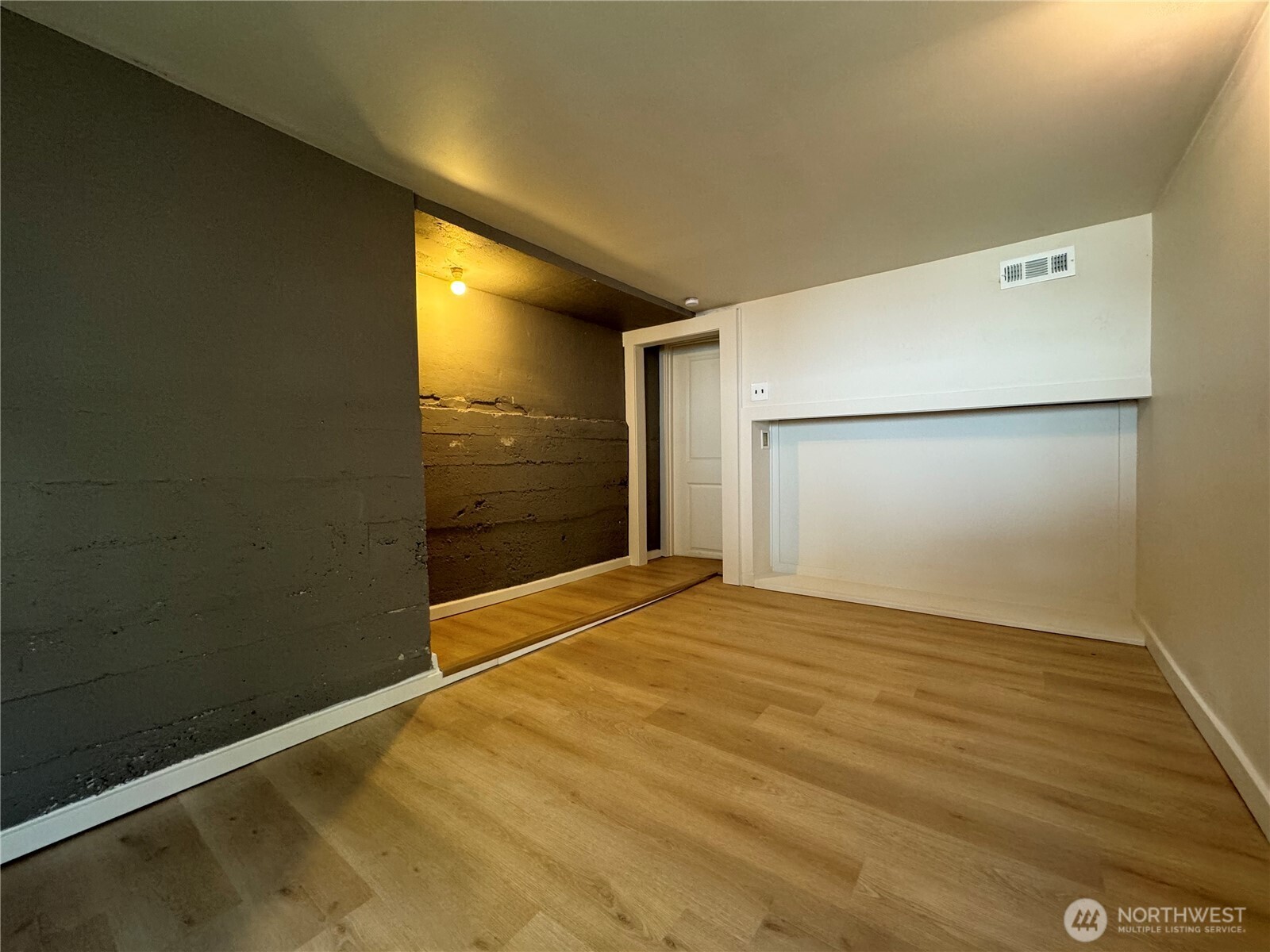 811 NE 66th Street , Seattle, WA 98115