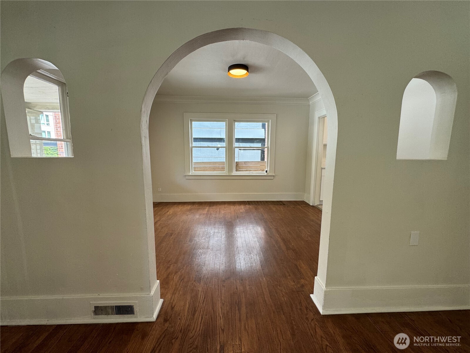 811 NE 66th Street , Seattle, WA 98115