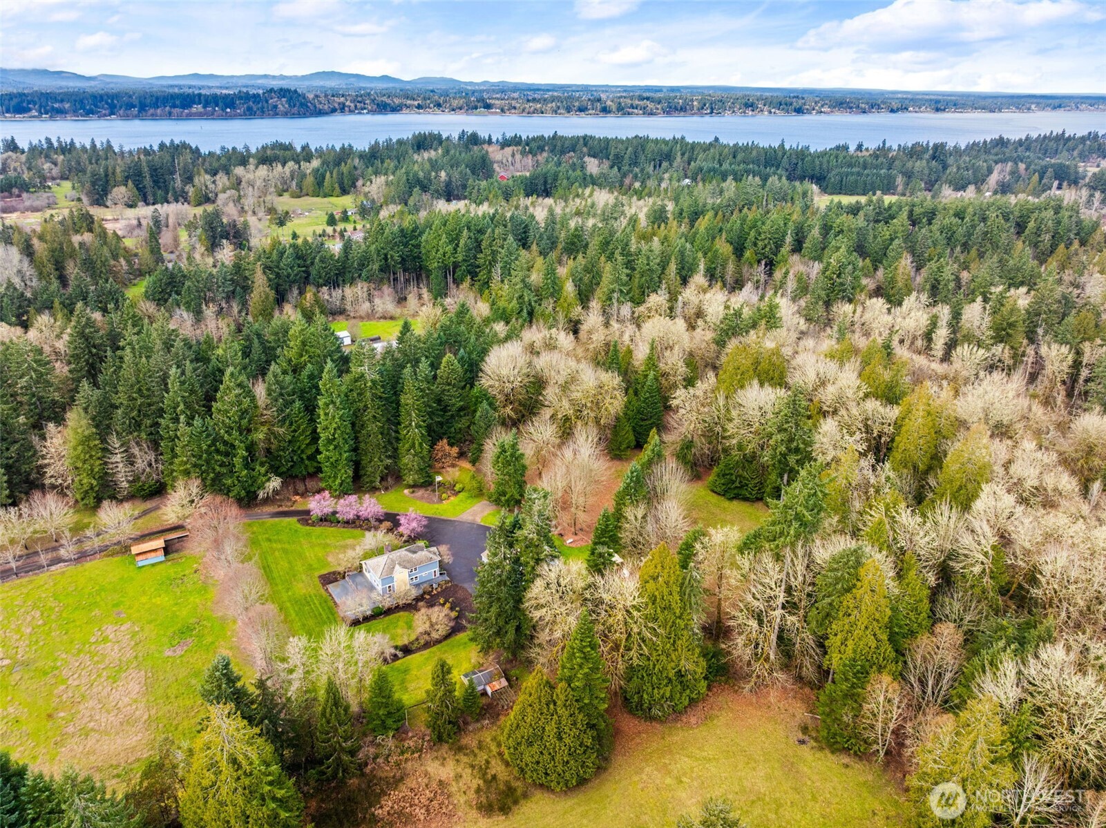 1404 38th Lane NE, Olympia, WA 98506