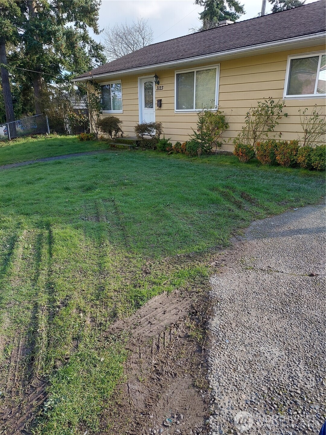 3123 SW Barton Street , Seattle, WA 98126