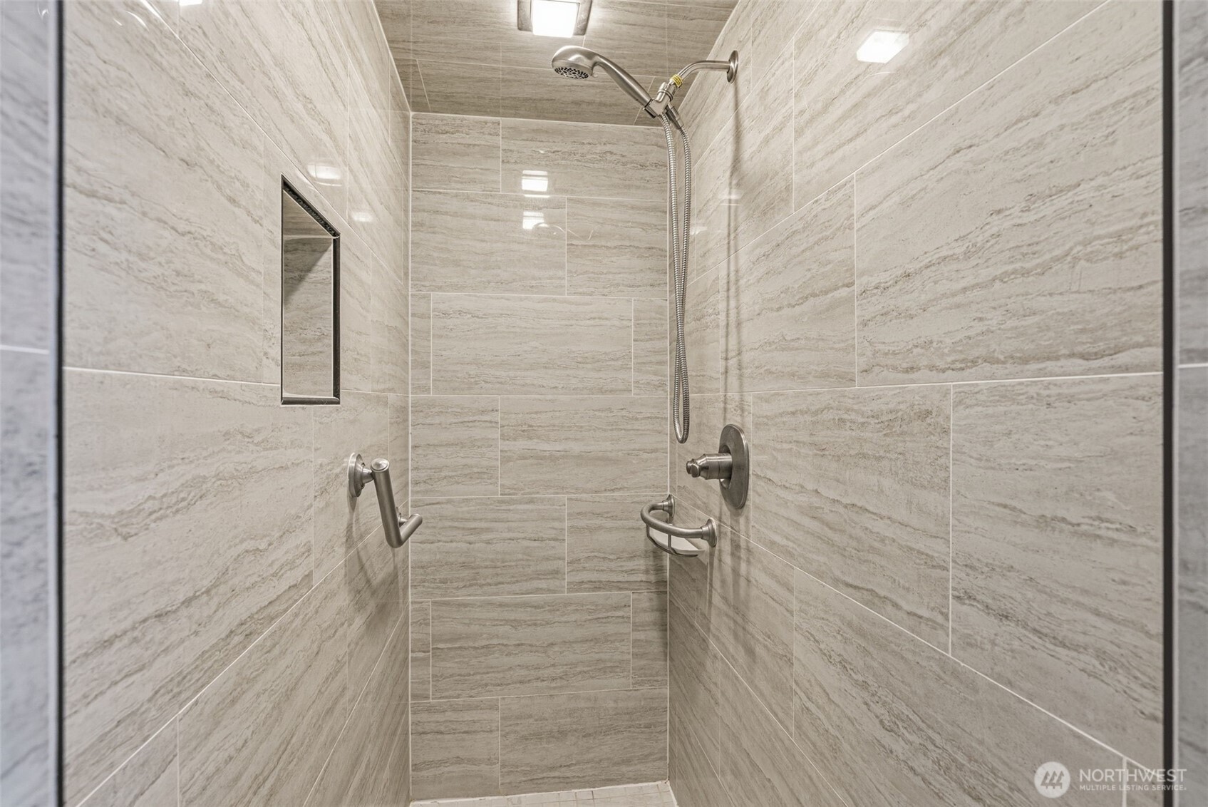 406 N 19th Ave , Kelso, WA 98626