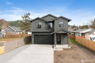 528 Harman Way S, Orting, WA 98360