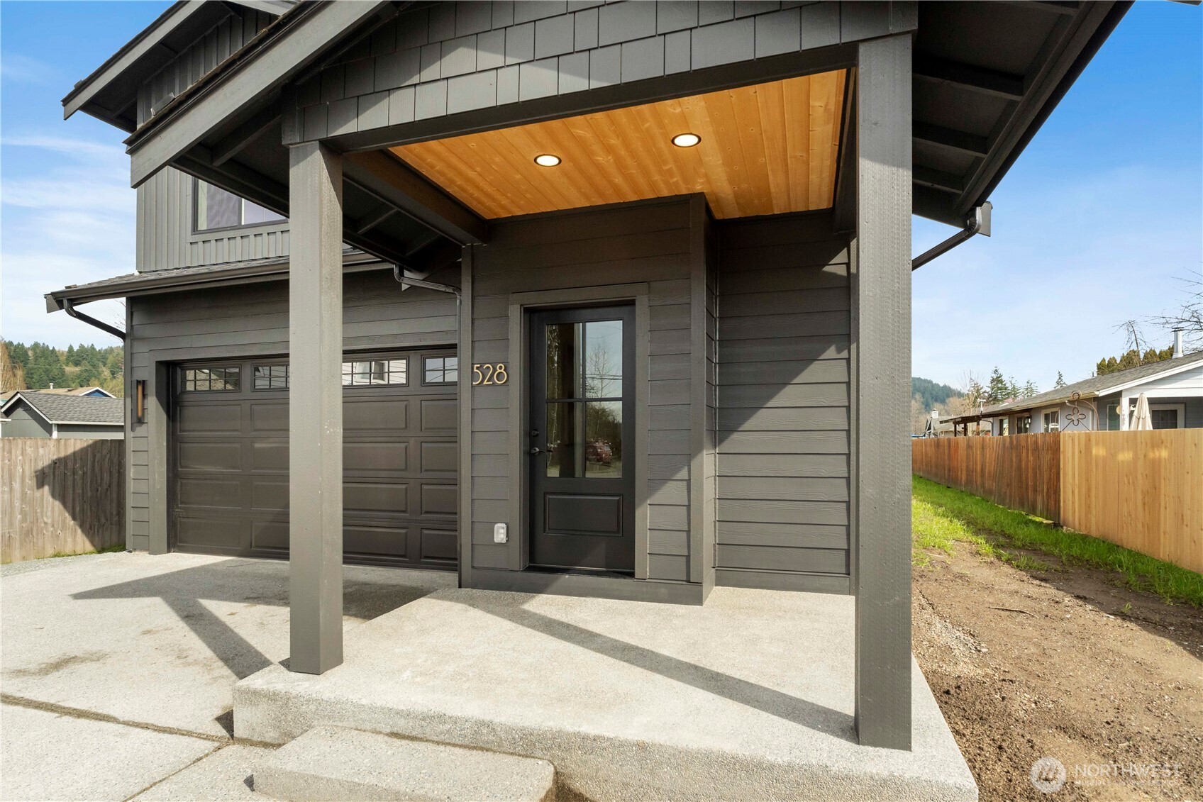 528 Harman Way S, Orting, WA 98360