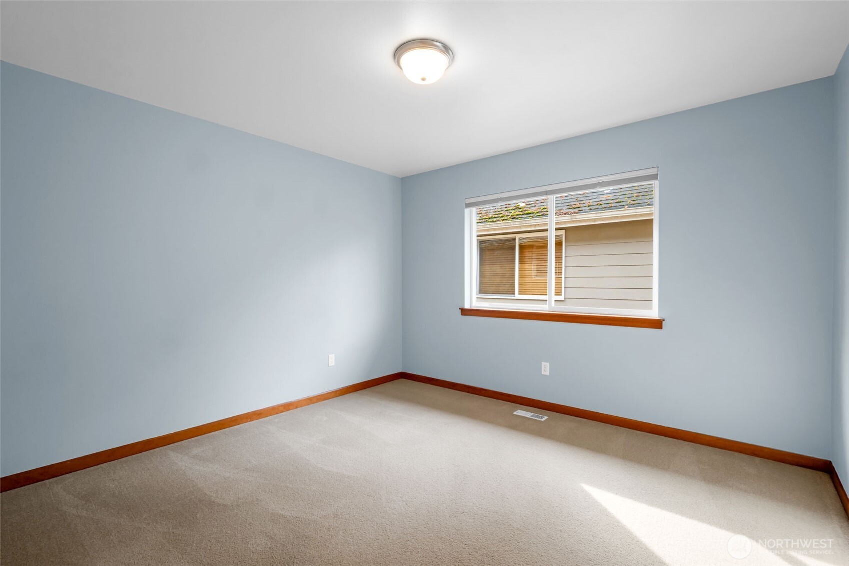 8835 NE 148th Place , Kenmore, WA 98028