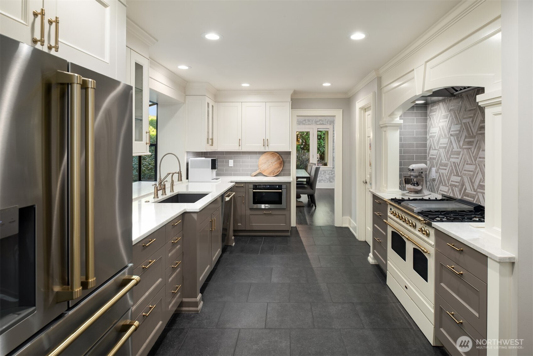 3645 92nd Avenue SE, Mercer Island, WA 98040