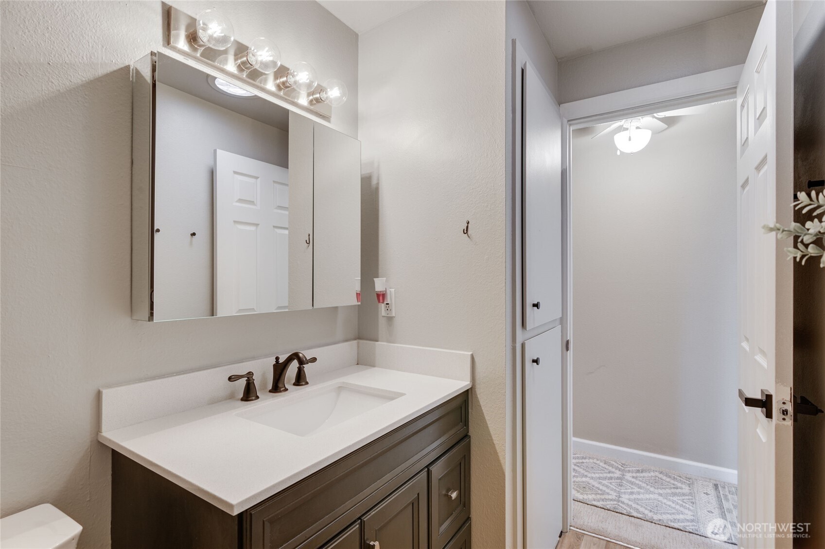 1228 NW Westridge Street , Vancouver, WA 98665