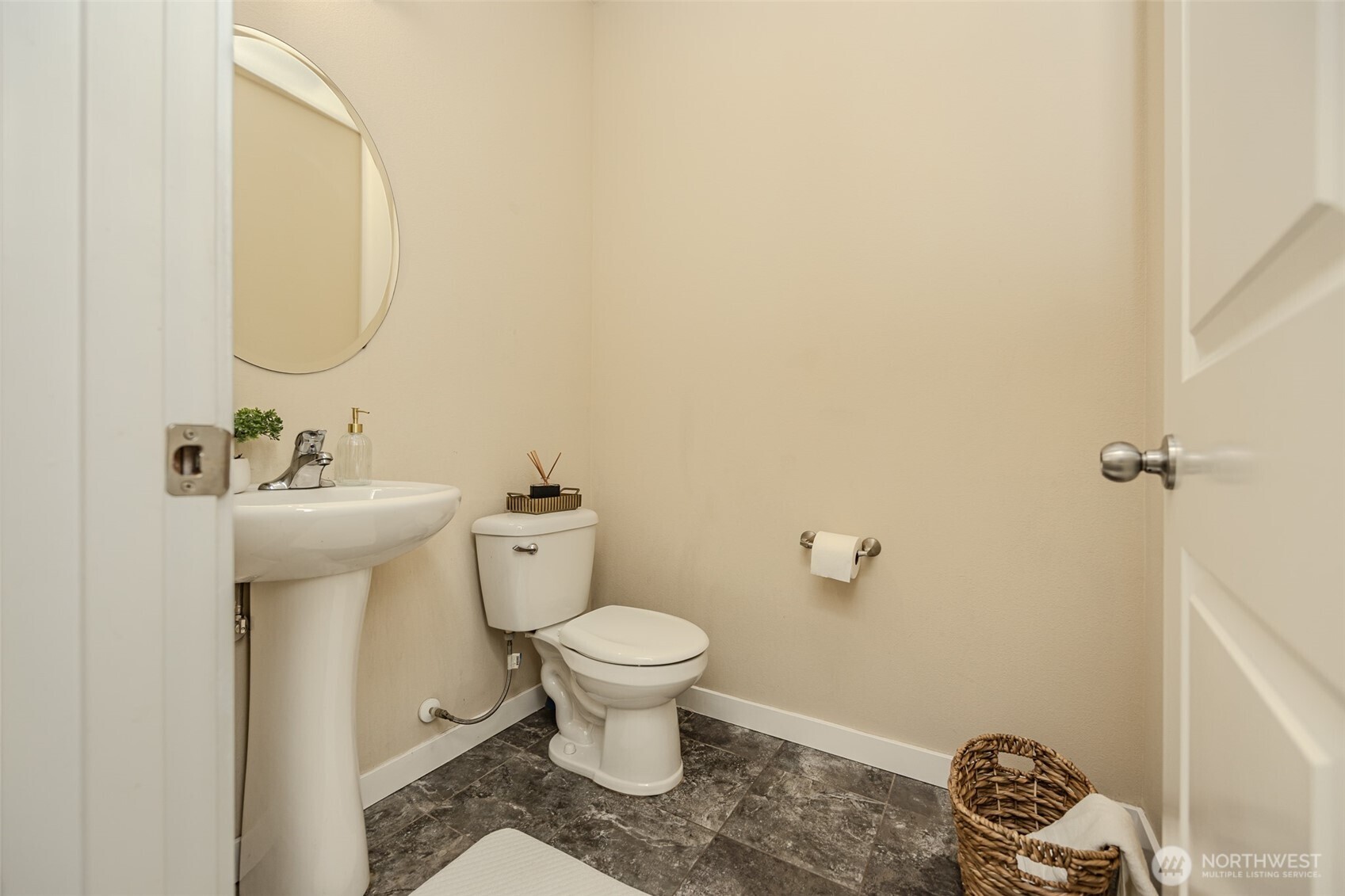 1737 Hillcrest Loop , Mount Vernon, WA 98274
