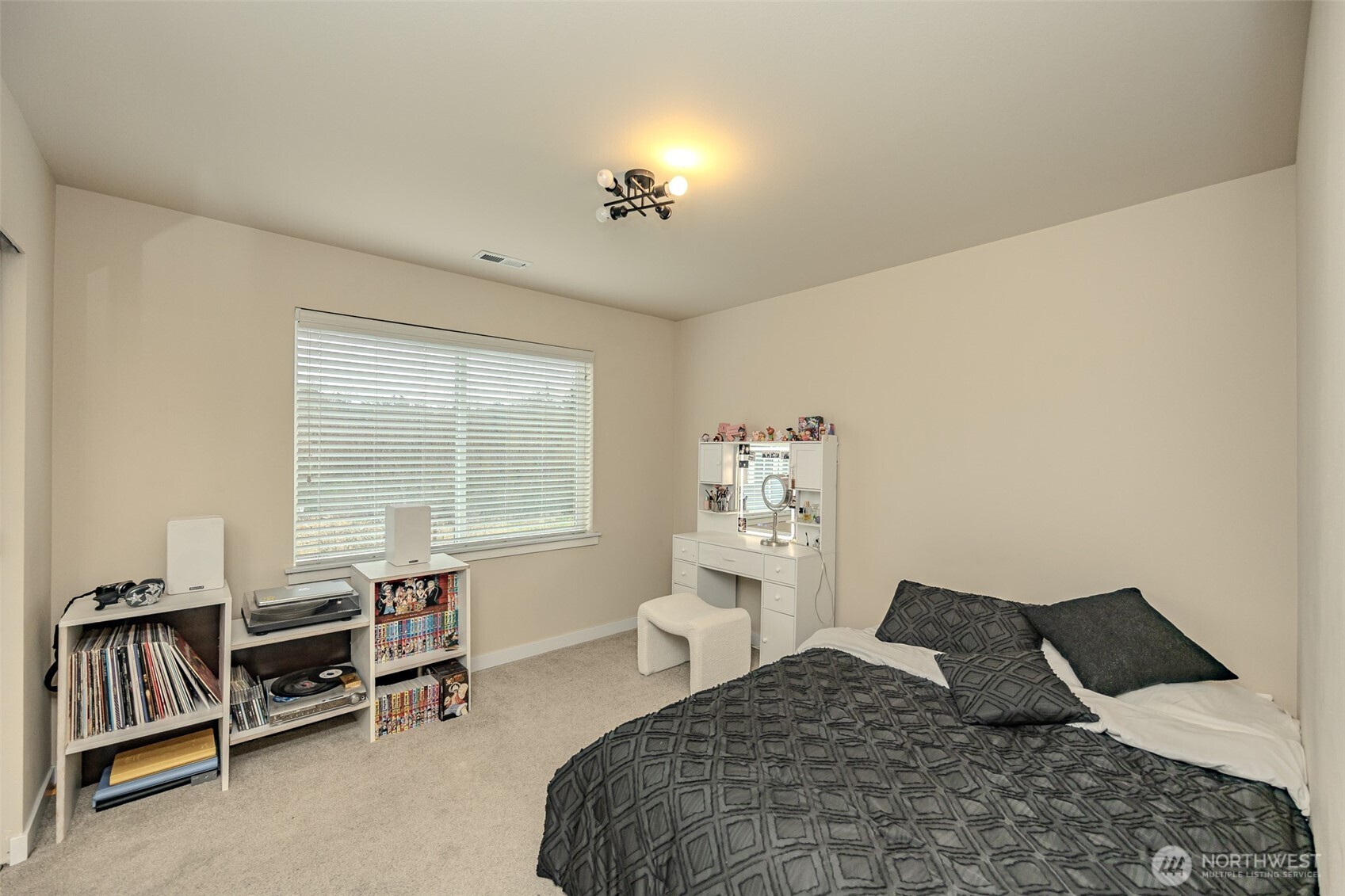 1737 Hillcrest Loop , Mount Vernon, WA 98274