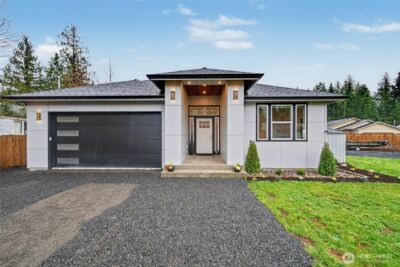 8365 Golden Valley Boulevard , Maple Falls, WA 98266