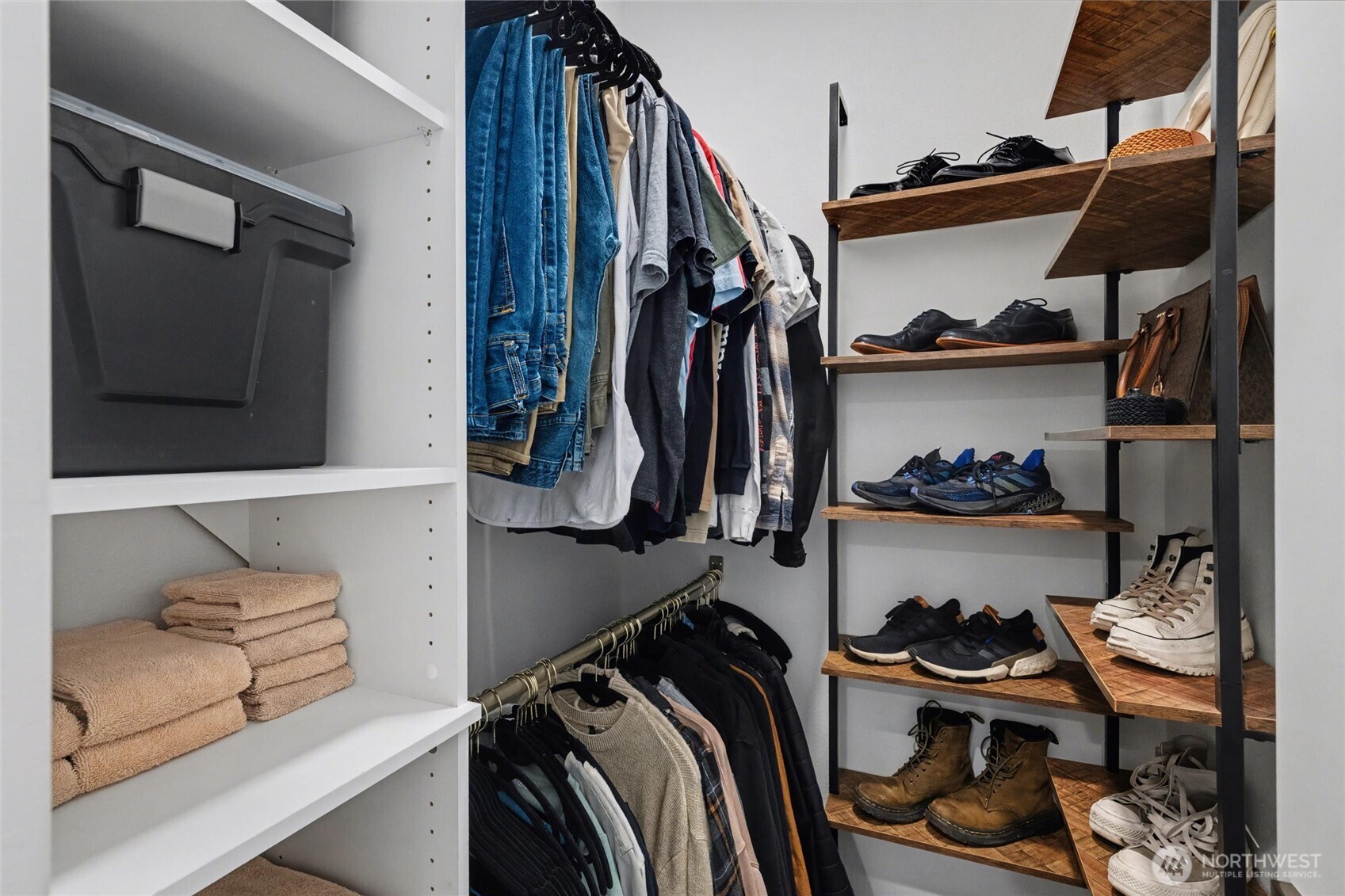 8365 Golden Valley Boulevard , Maple Falls, WA 98266