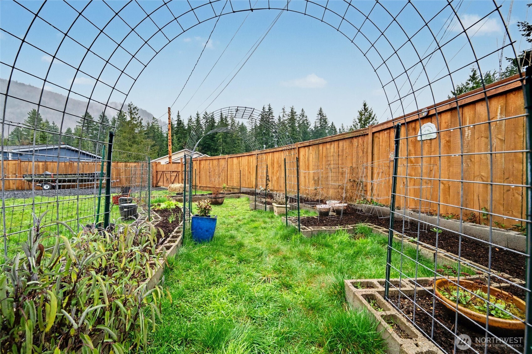 8365 Golden Valley Boulevard , Maple Falls, WA 98266