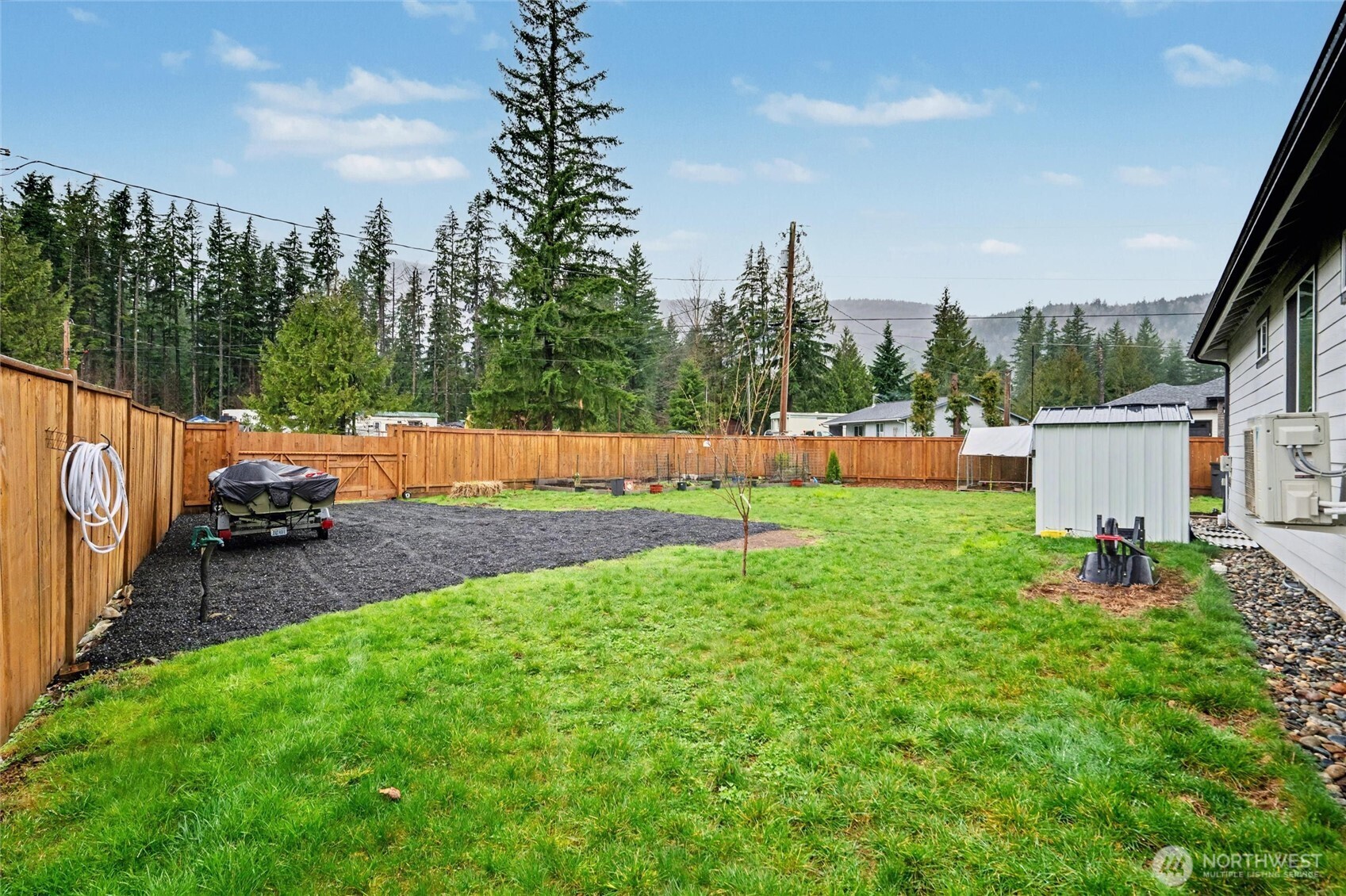 8365 Golden Valley Boulevard , Maple Falls, WA 98266