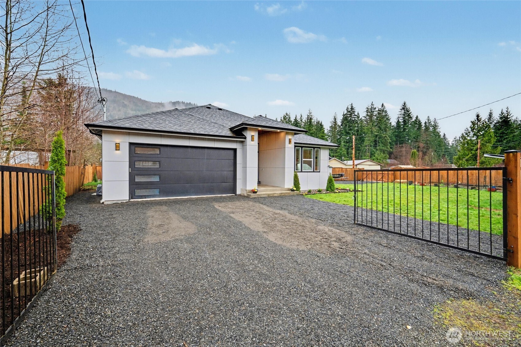 8365 Golden Valley Boulevard , Maple Falls, WA 98266