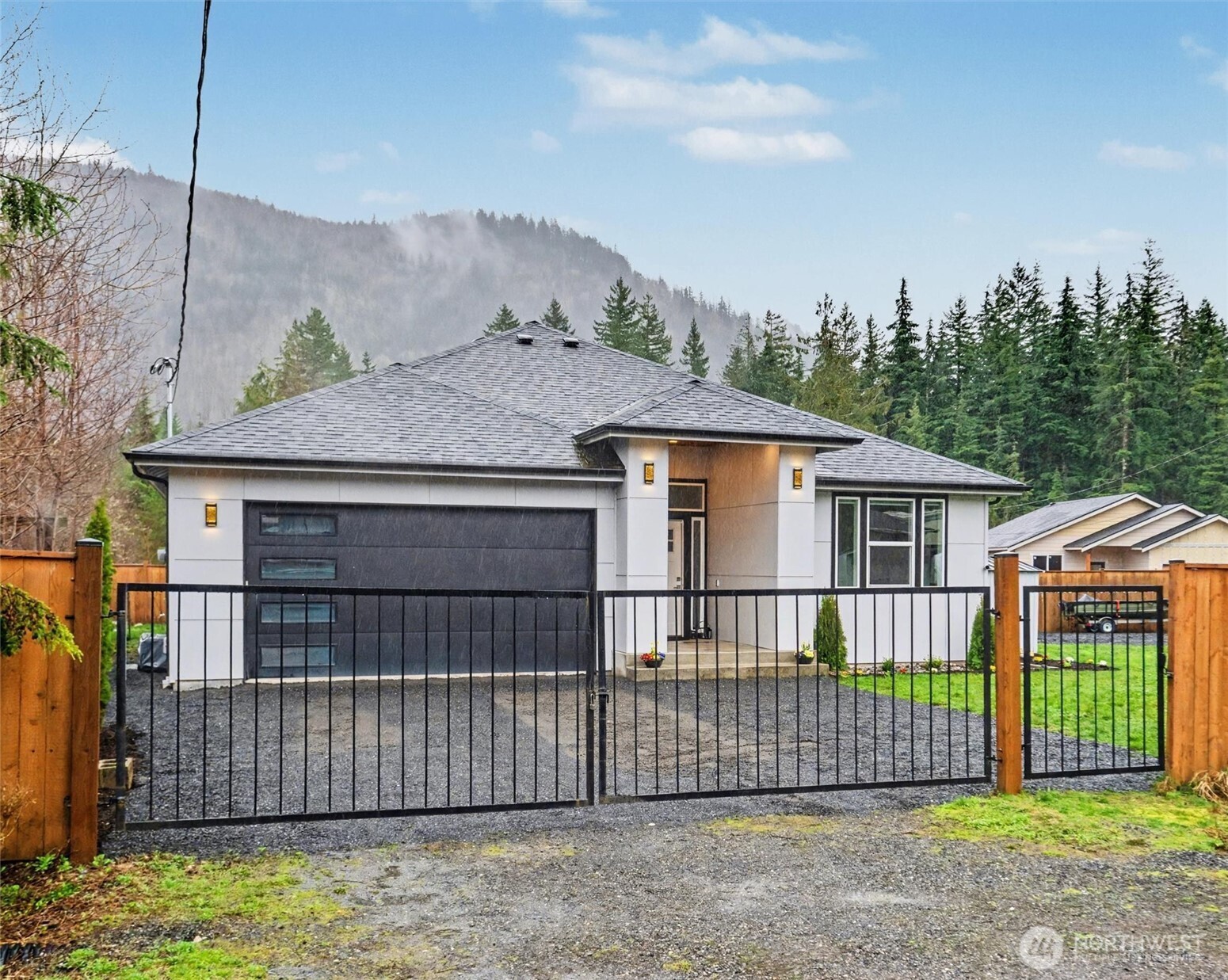 8365 Golden Valley Boulevard , Maple Falls, WA 98266