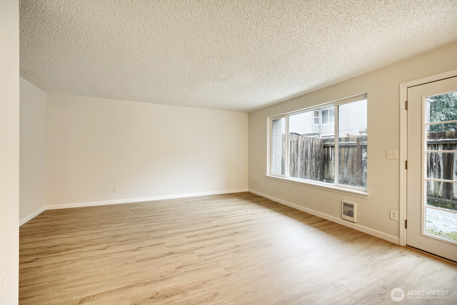 13059 Pacific Highway SW #C, Lakewood, WA 98499