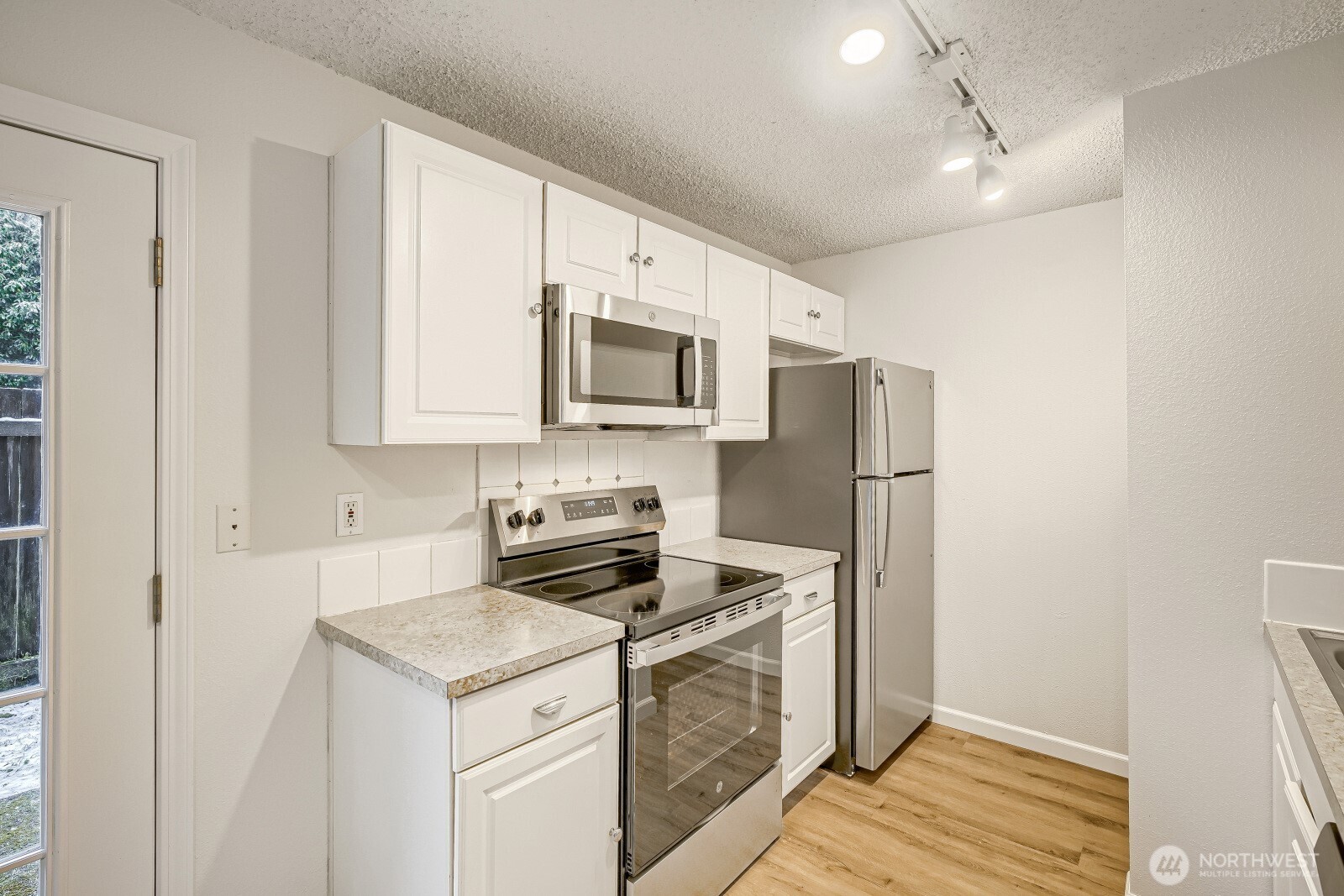 13059 Pacific Highway SW #C, Lakewood, WA 98499