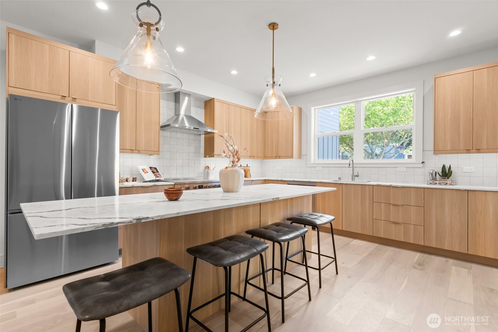 7350 22nd Avenue NW #B, Seattle, WA 98117