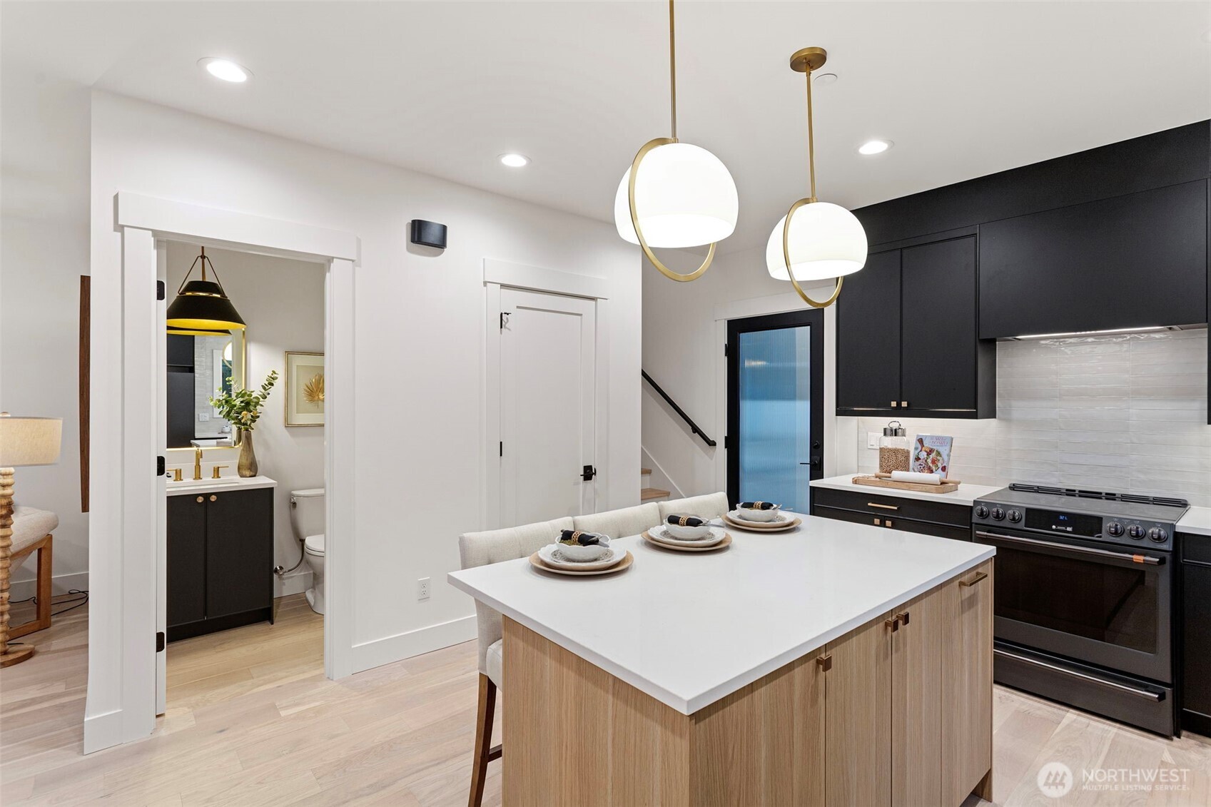 11218 115th Place NE, Kirkland, WA 98033