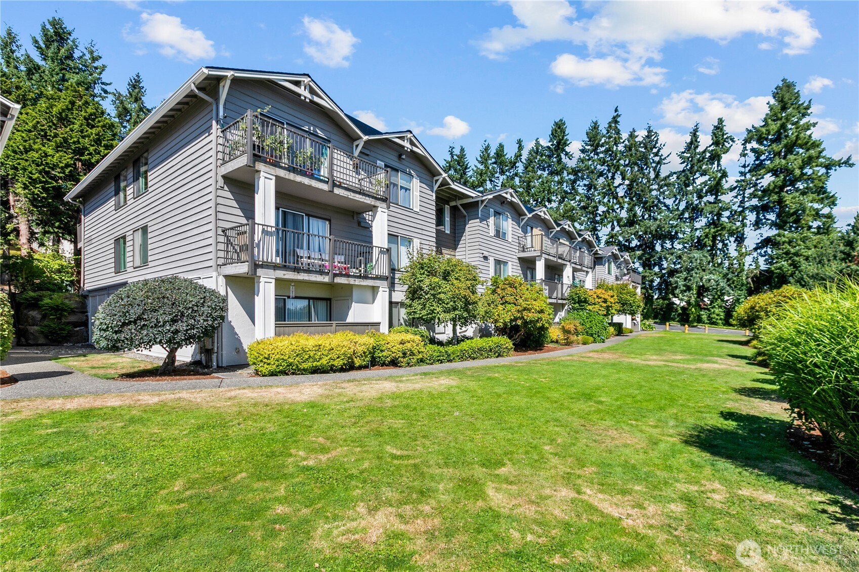 8017 234th Street SW #325, Edmonds, WA 98026