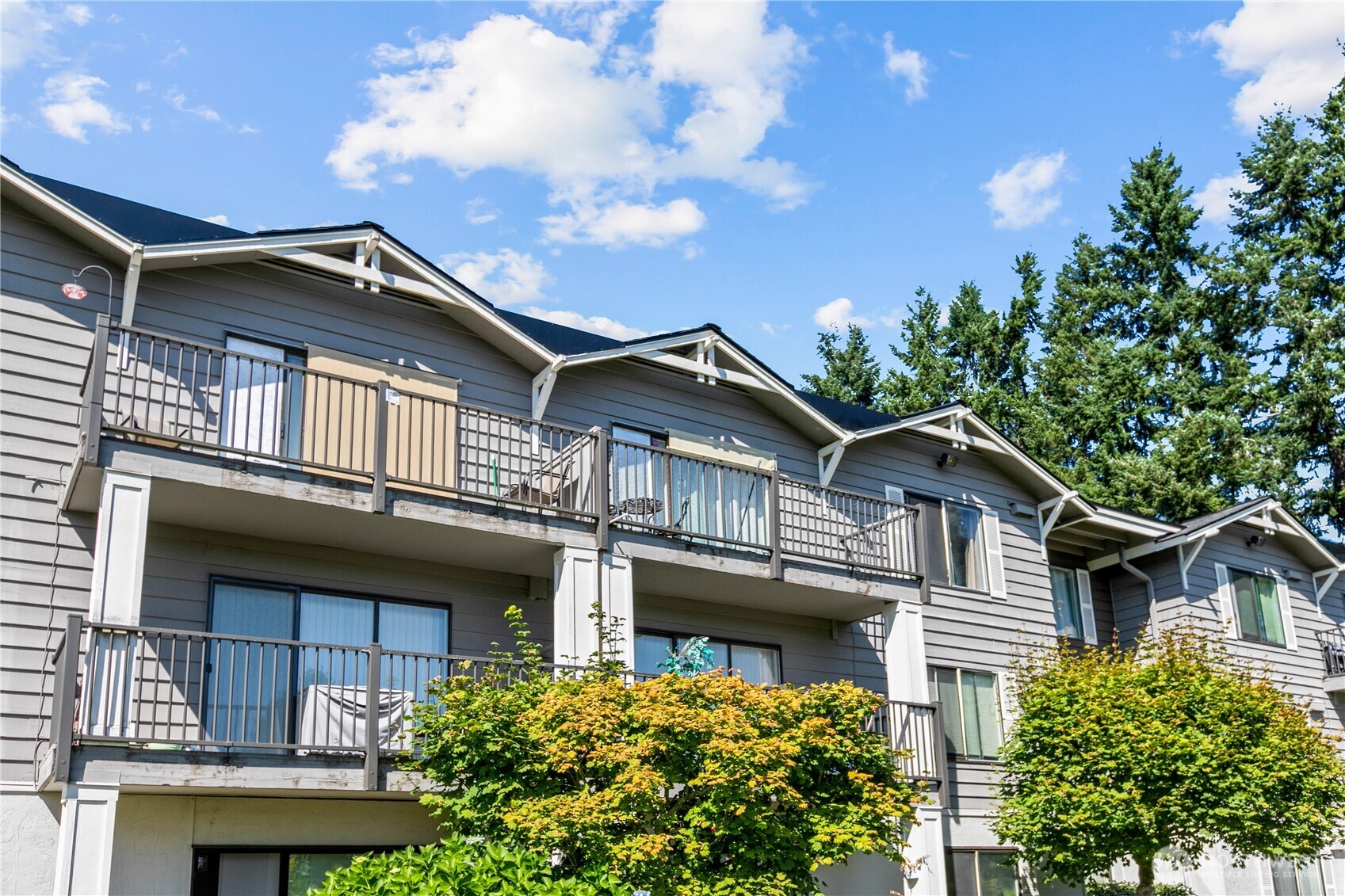 8017 234th Street SW #325, Edmonds, WA 98026