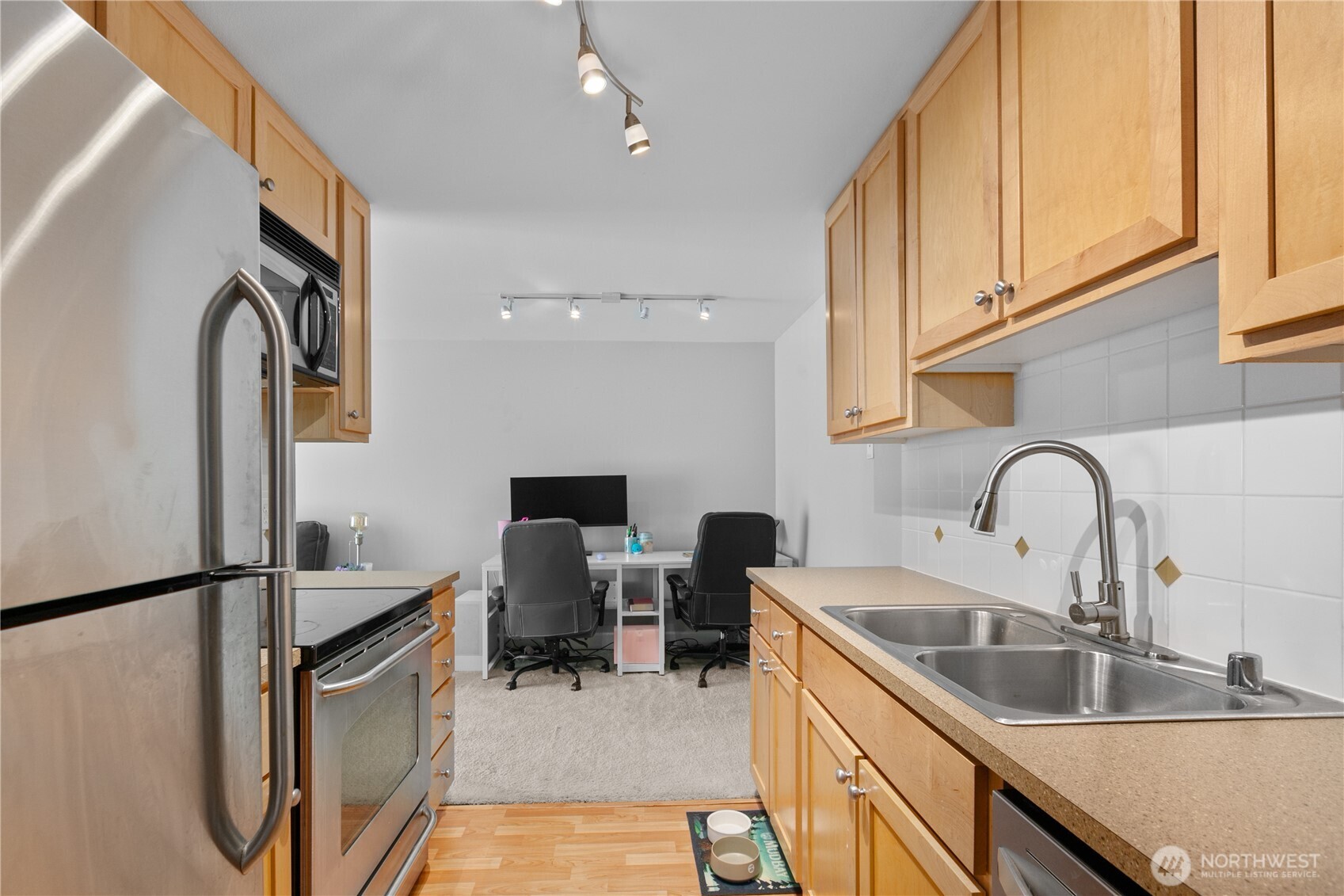 8017 234th Street SW #325, Edmonds, WA 98026