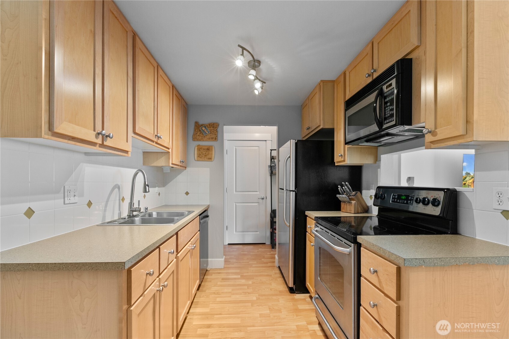 8017 234th Street SW #325, Edmonds, WA 98026