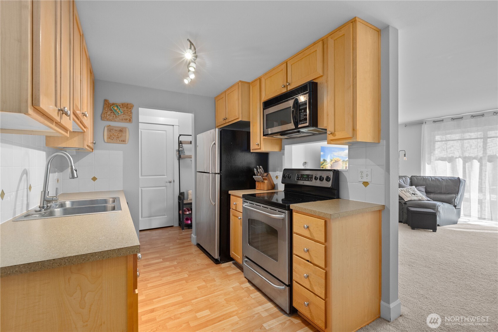 8017 234th Street SW #325, Edmonds, WA 98026