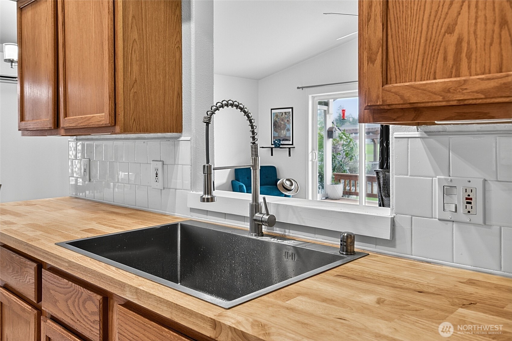 550 Canal Drive NE, Ocean Shores, WA 98569