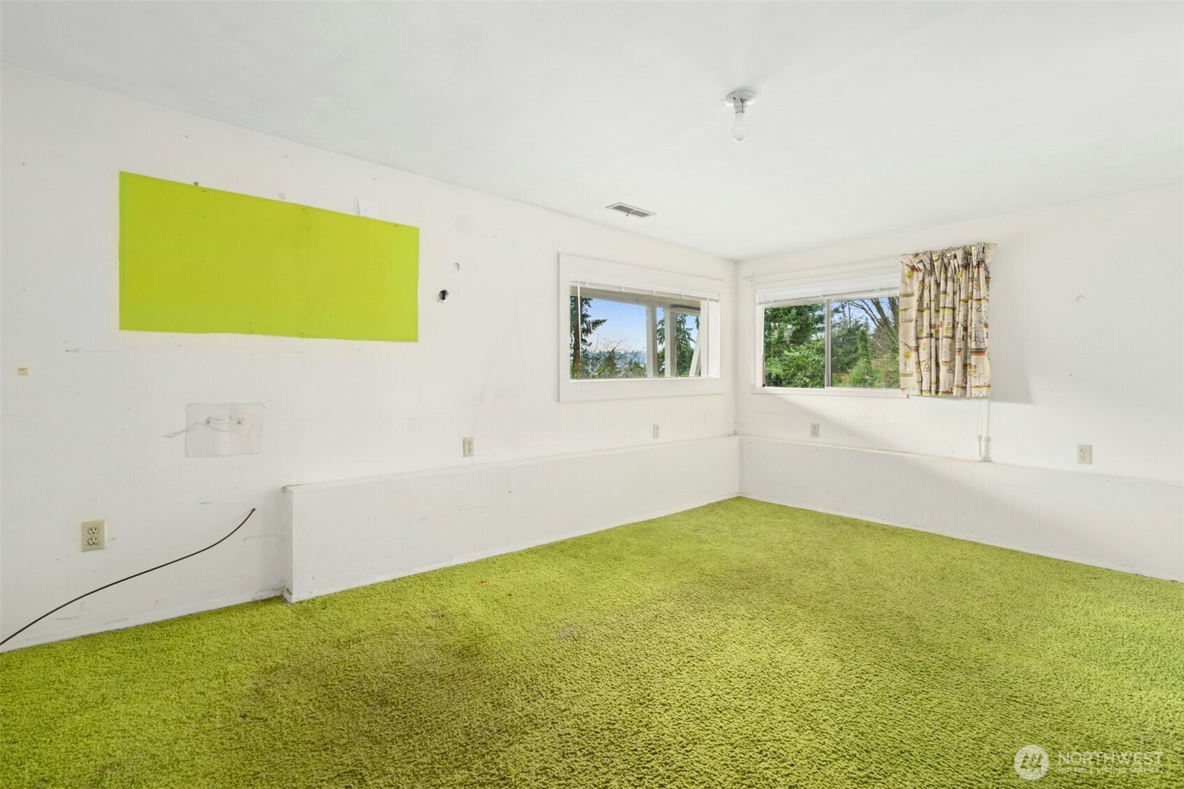 6420 NE 129th Place , Kirkland, WA 98034