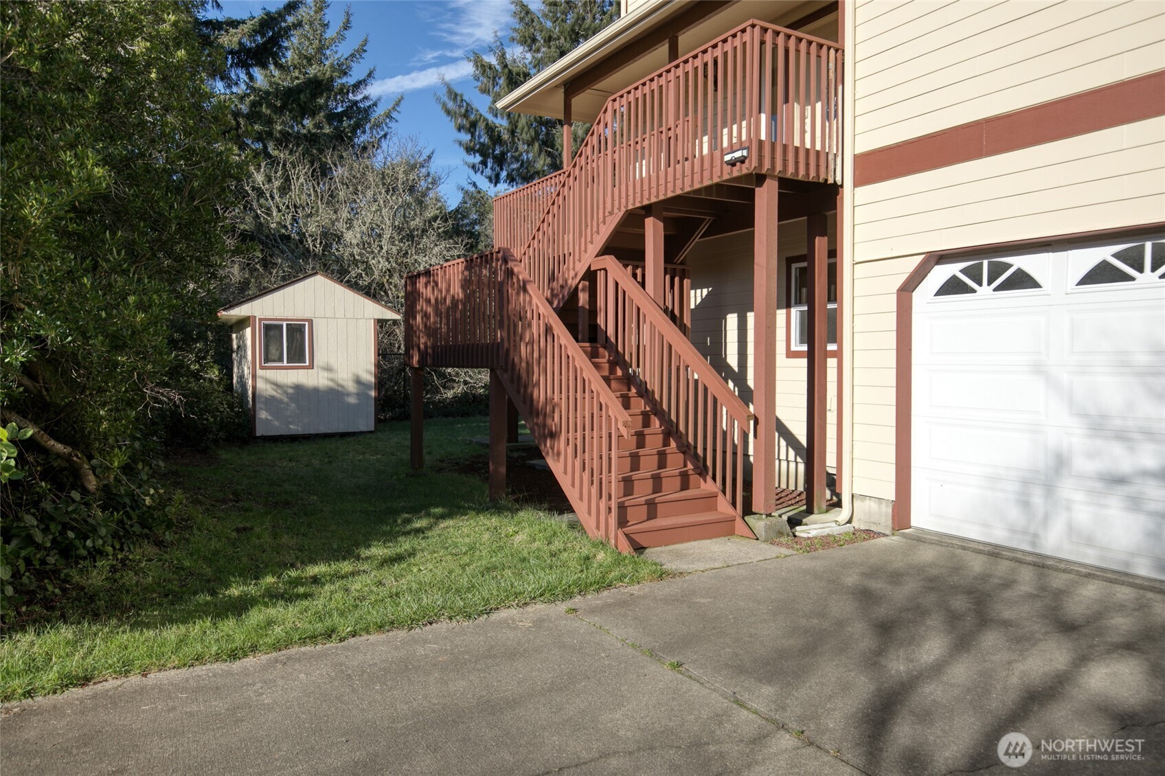 288 N Wynooochee Drive SW, Ocean Shores, WA 98569