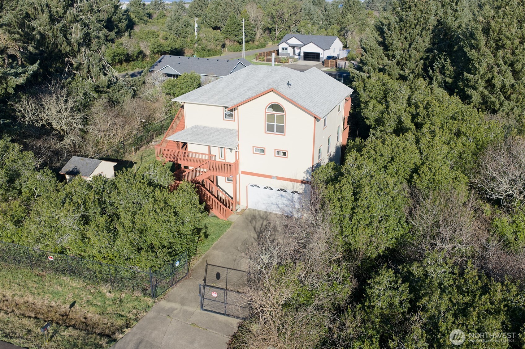 288 N Wynooochee Drive SW, Ocean Shores, WA 98569