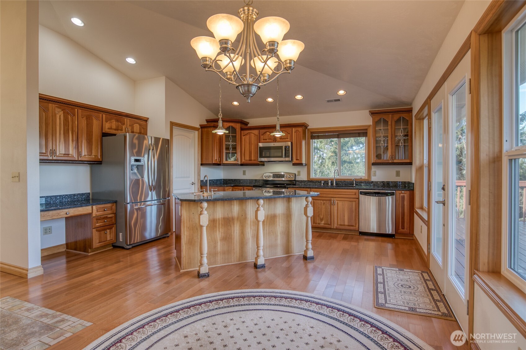 288 N Wynooochee Drive SW, Ocean Shores, WA 98569