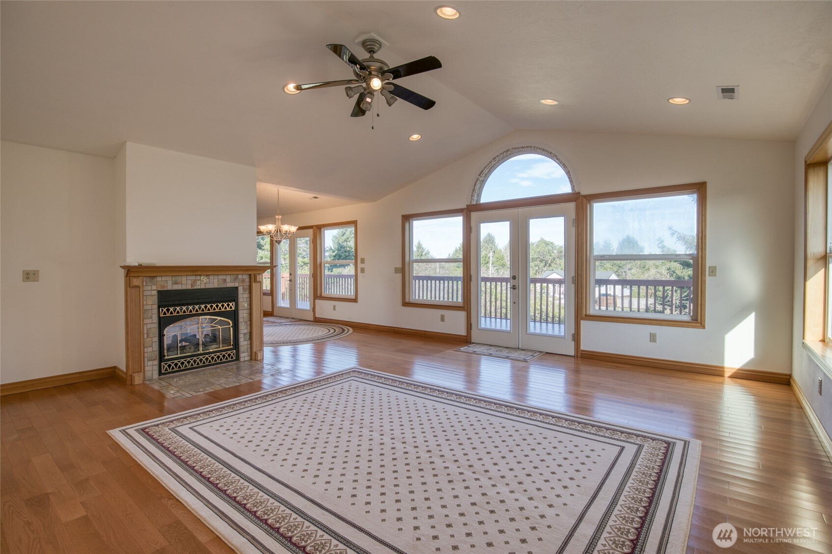 288 N Wynooochee Drive SW, Ocean Shores, WA 98569