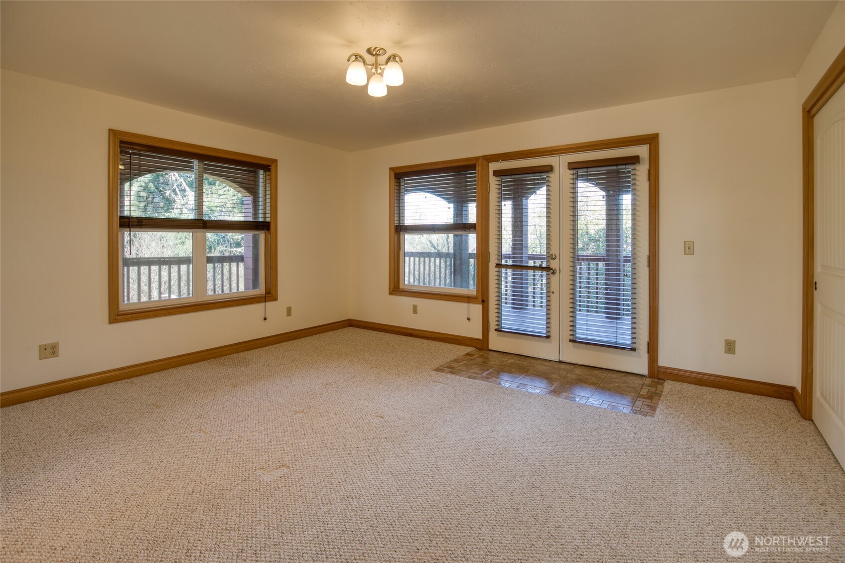 288 N Wynooochee Drive SW, Ocean Shores, WA 98569