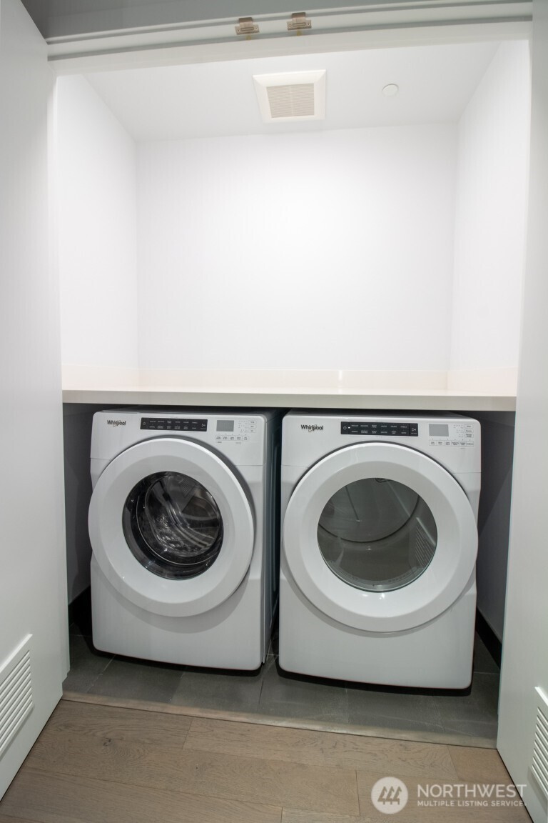 188 Bellevue Way NE #1404, Bellevue, WA 98004
