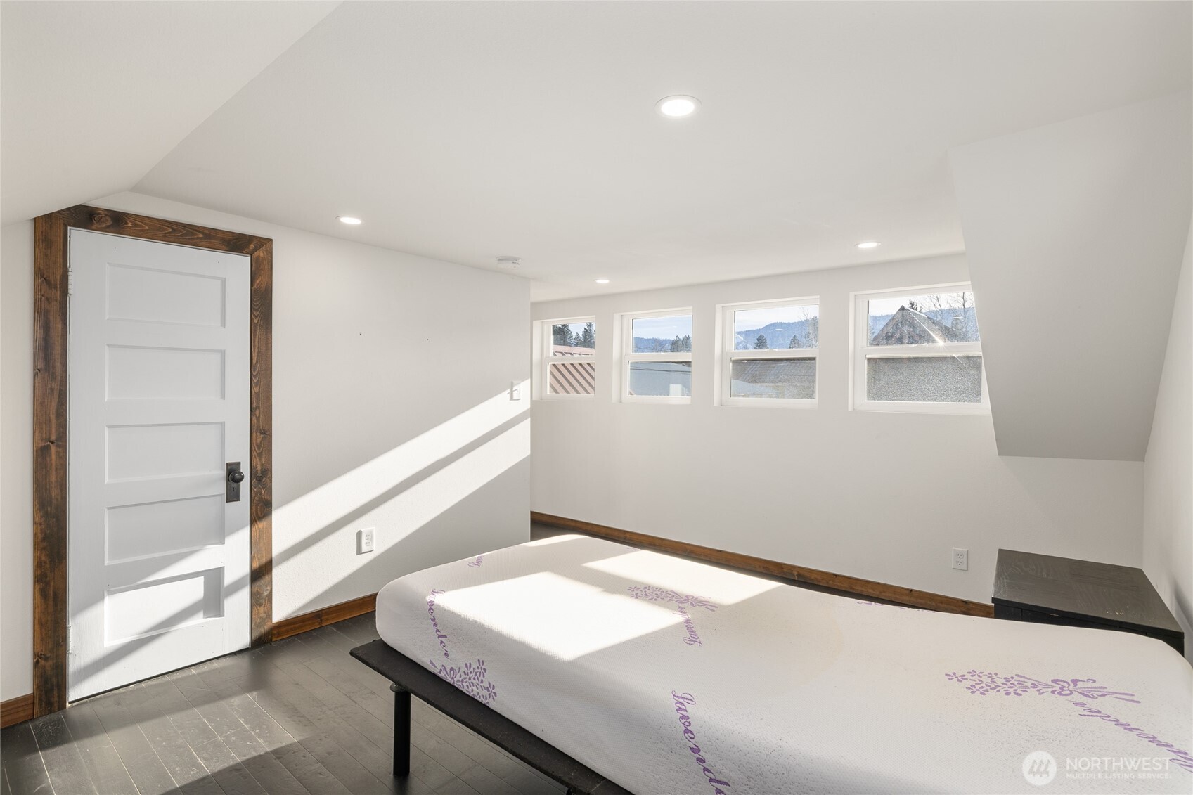 515 E 1st Street , Cle Elum, WA 98922