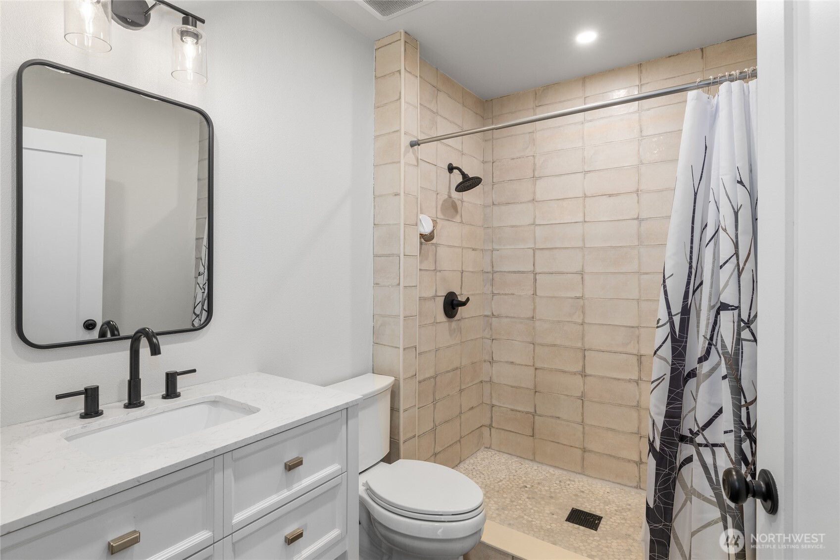 515 E 1st Street , Cle Elum, WA 98922