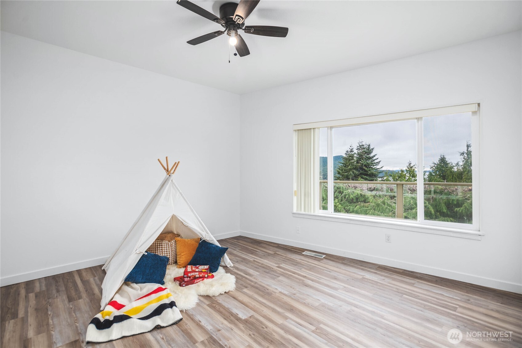 2104 Highland Drive , Anacortes, WA 98221