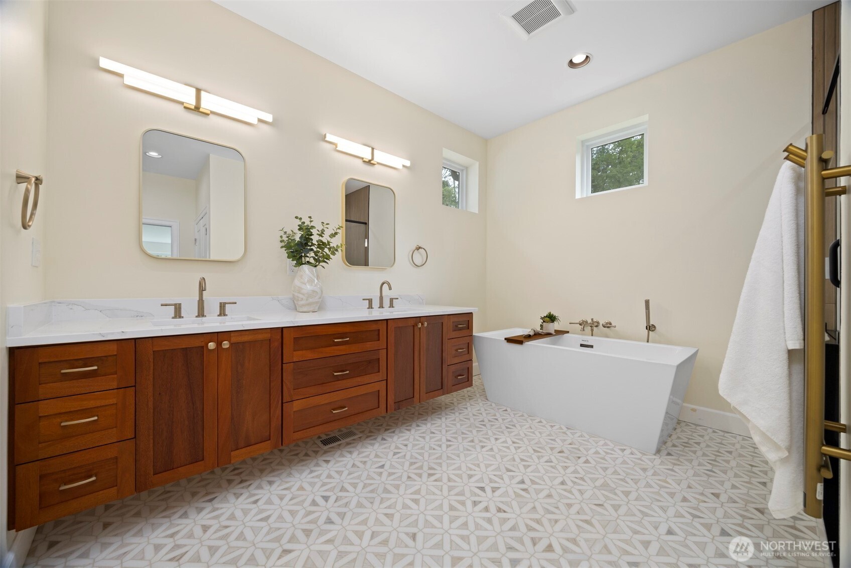2788 Douglas Road , Ferndale, WA 98248-8907