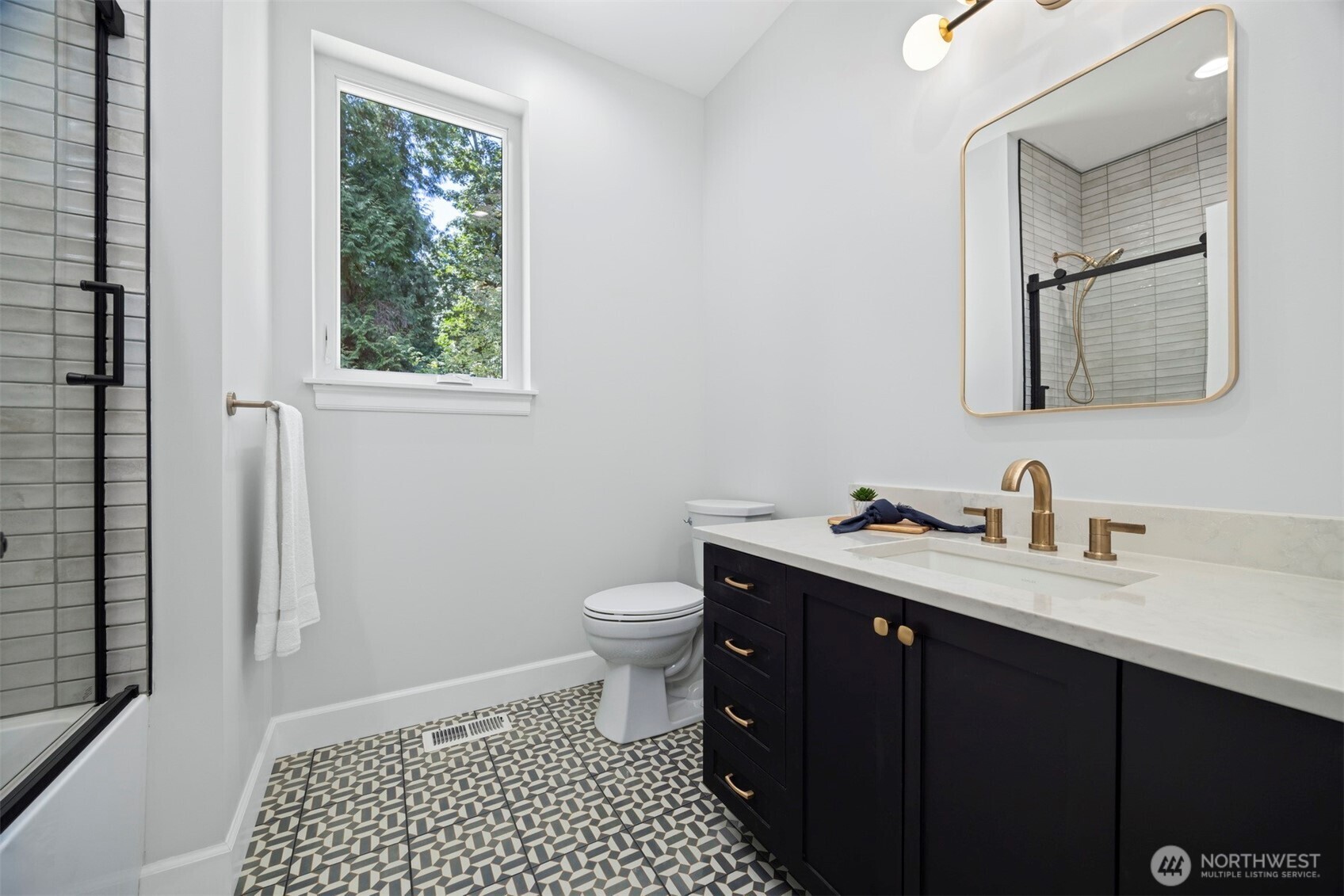 2788 Douglas Road , Ferndale, WA 98248-8907
