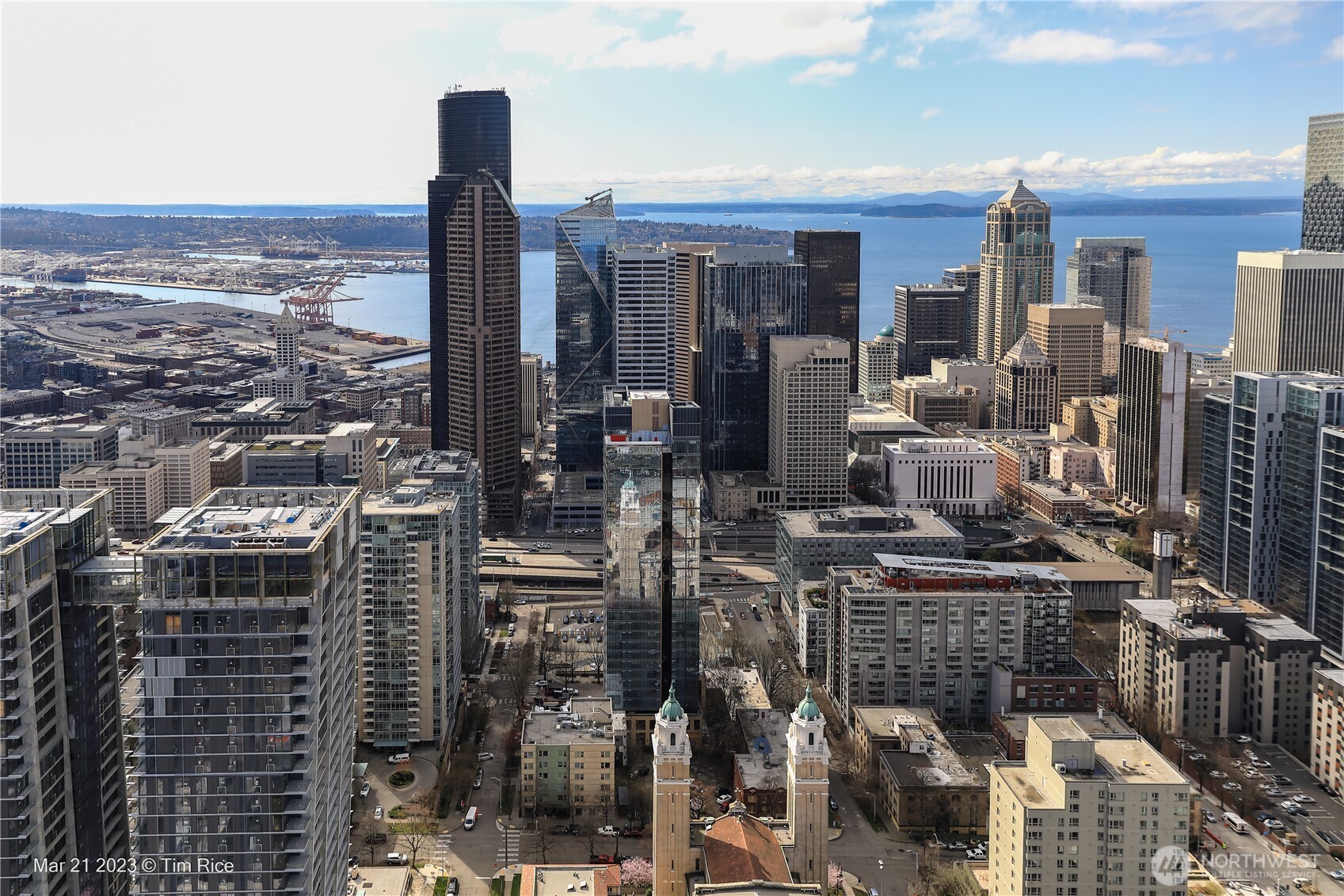 800 Columbia Street #2301, Seattle, WA 98104