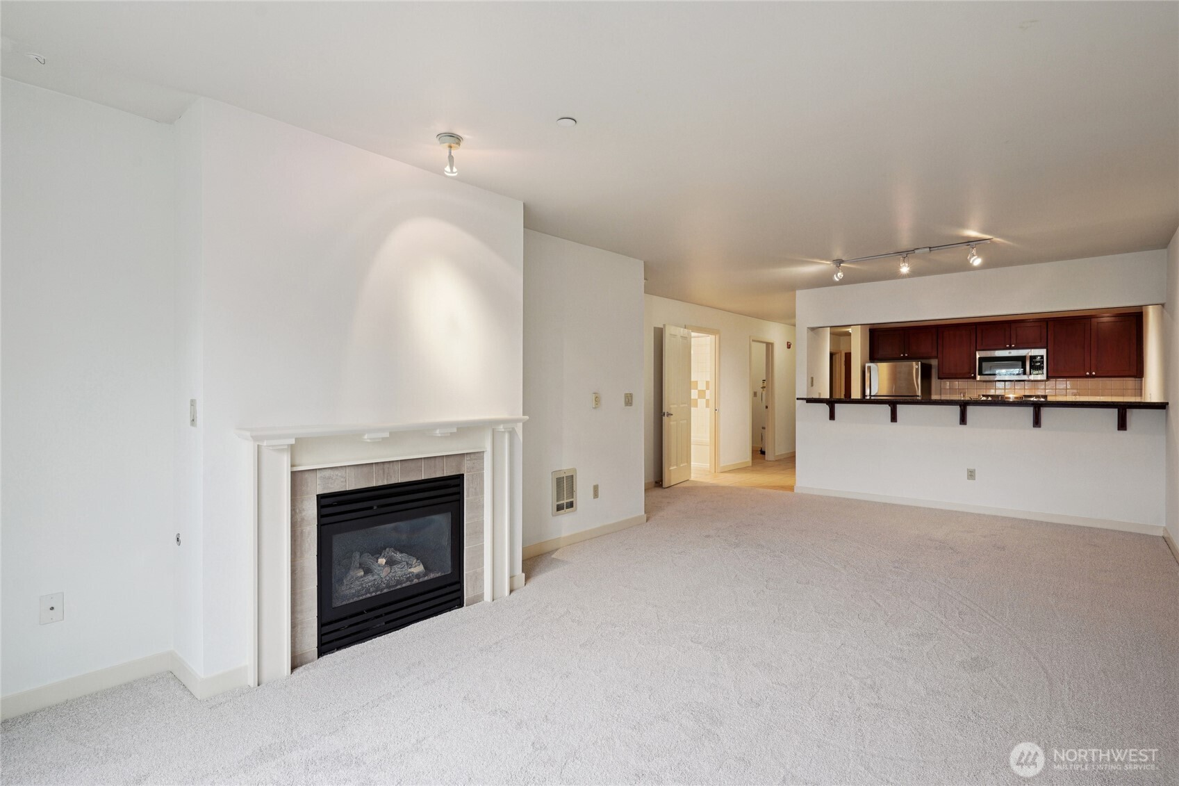 701 1st Avenue N #204, Seattle, WA 98109