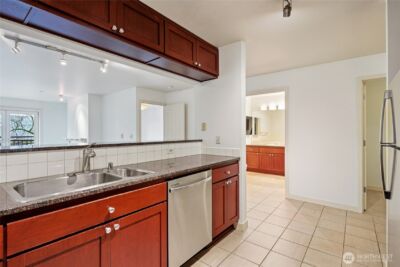 701 1st Avenue N #204, Seattle, WA 98109 - Photo 16