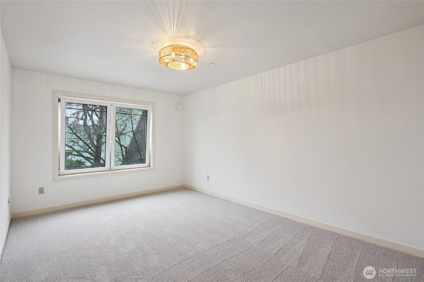 701 1st Avenue N #204, Seattle, WA 98109