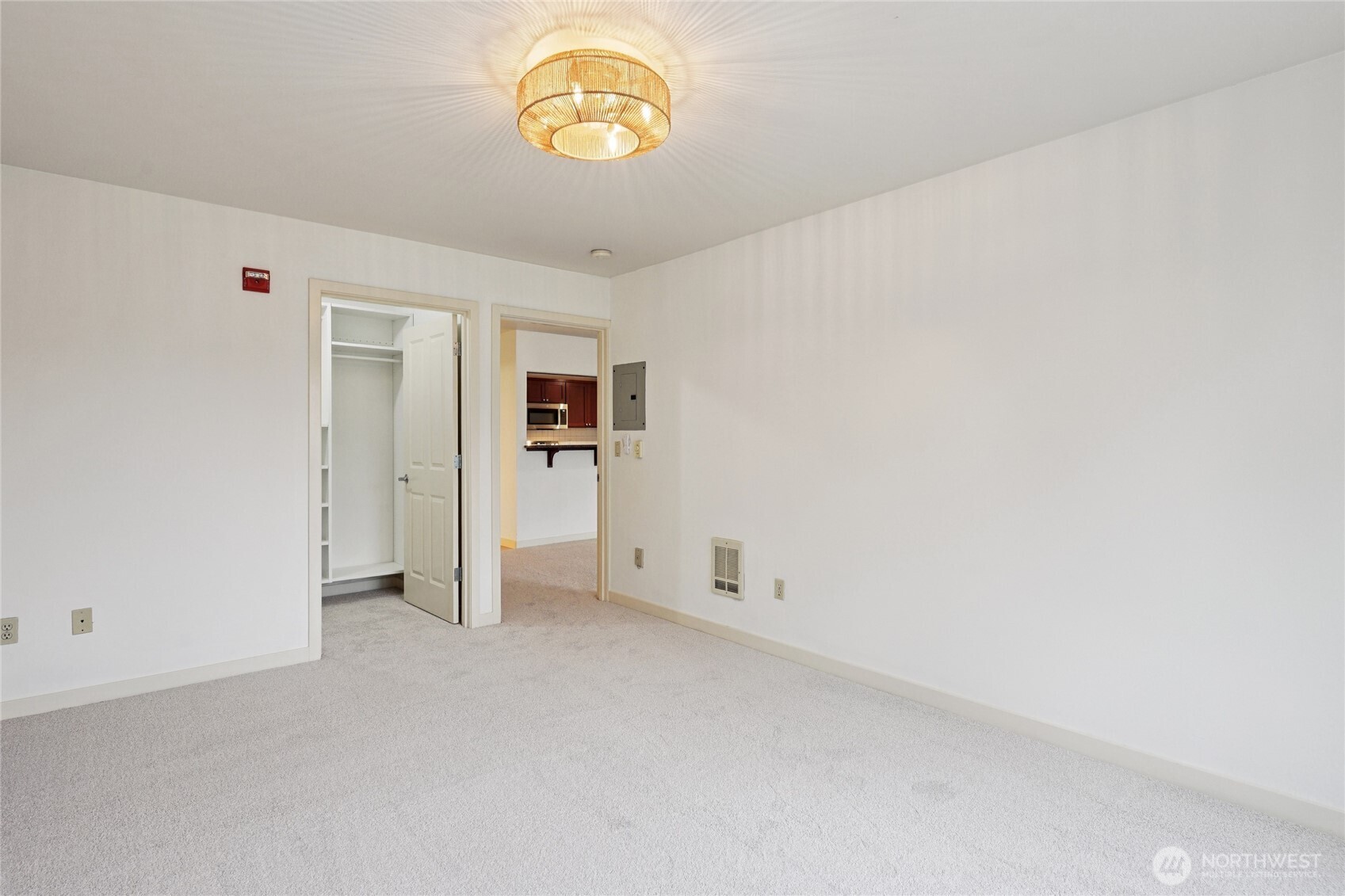 701 1st Avenue N #204, Seattle, WA 98109