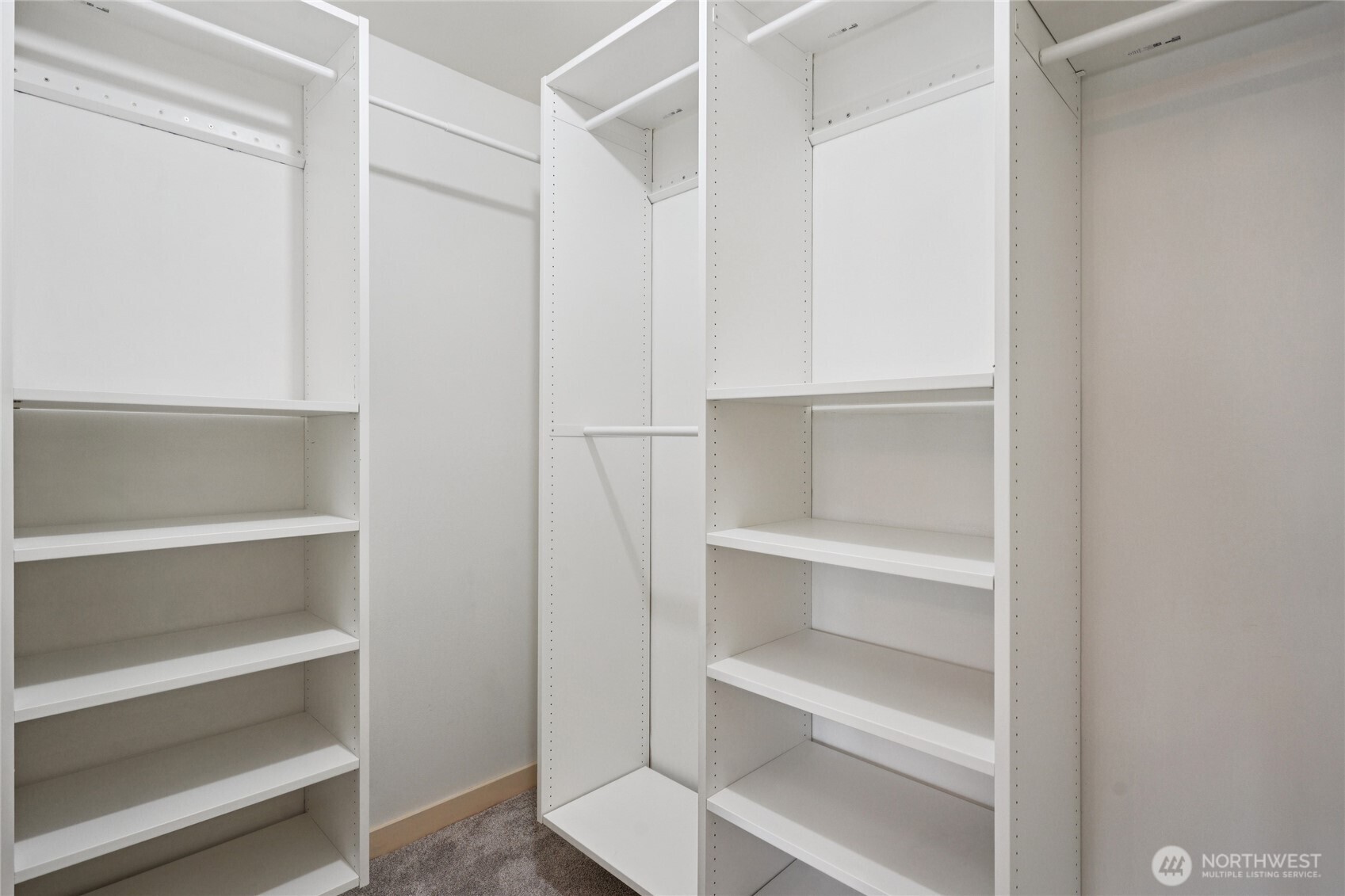 701 1st Avenue N #204, Seattle, WA 98109